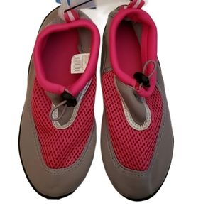 Kid's Water Shoes Pink & Gray Size 4 NWT Big Girl